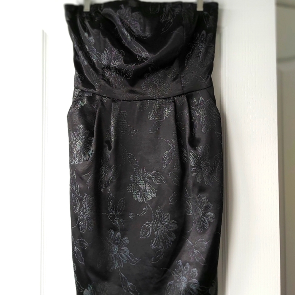 LE CHATEAU Strapless Knee-Length Dress - Picture 2 of 5